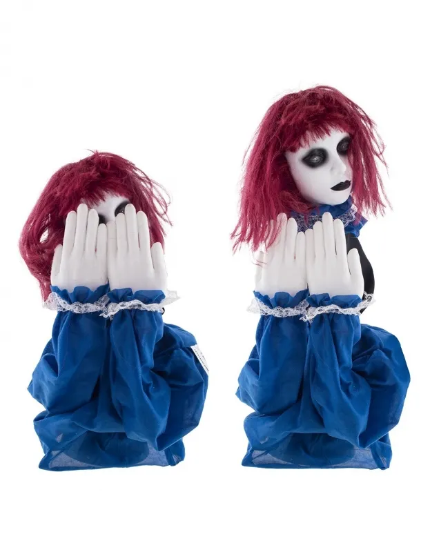 Kiekeboe meisje staand en met animatie