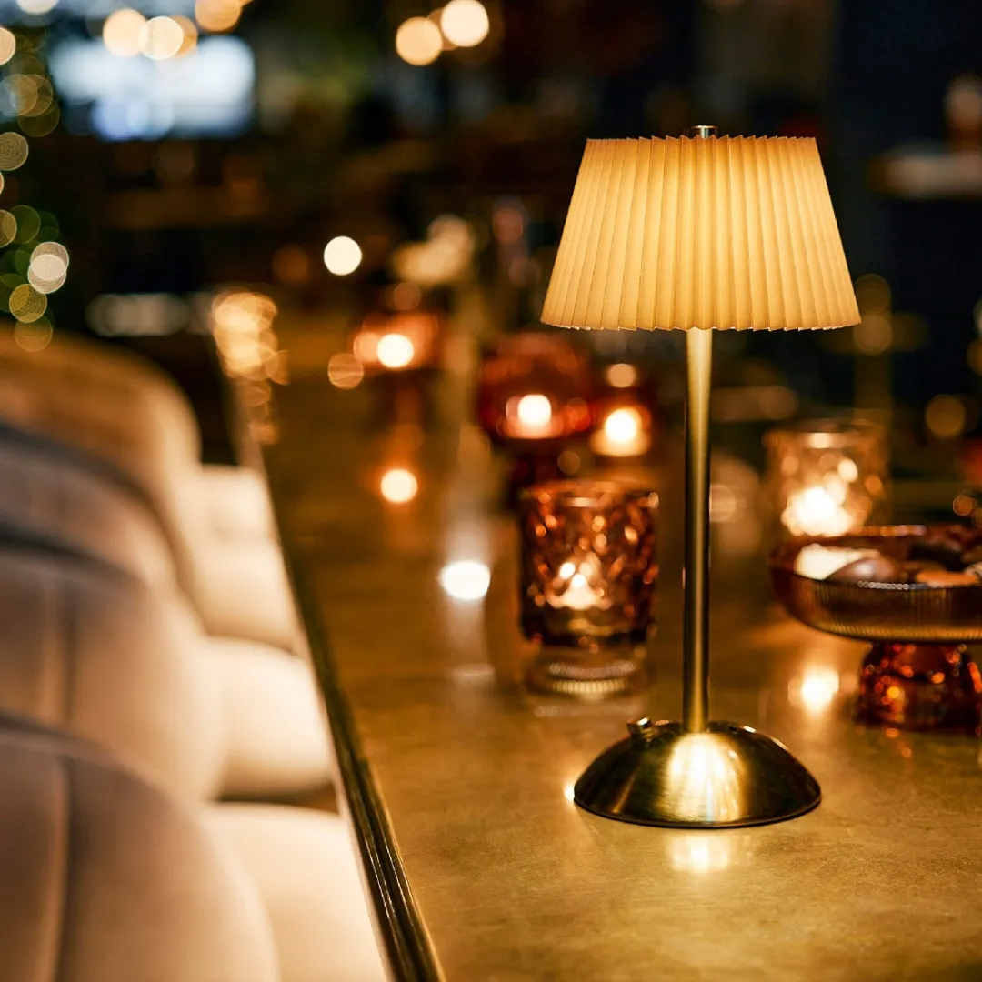 LED oplaadbare tafellamp oranje goud