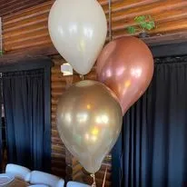 Tafeldecoratie met 3 ballonnen